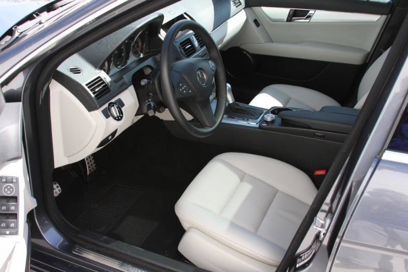 Used 2009 Mercedes-Benz C 300 Sport image 24