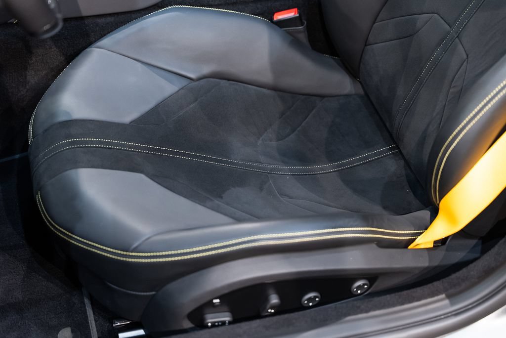 Certified 2023 Ferrari 812 GTS RWD image 28