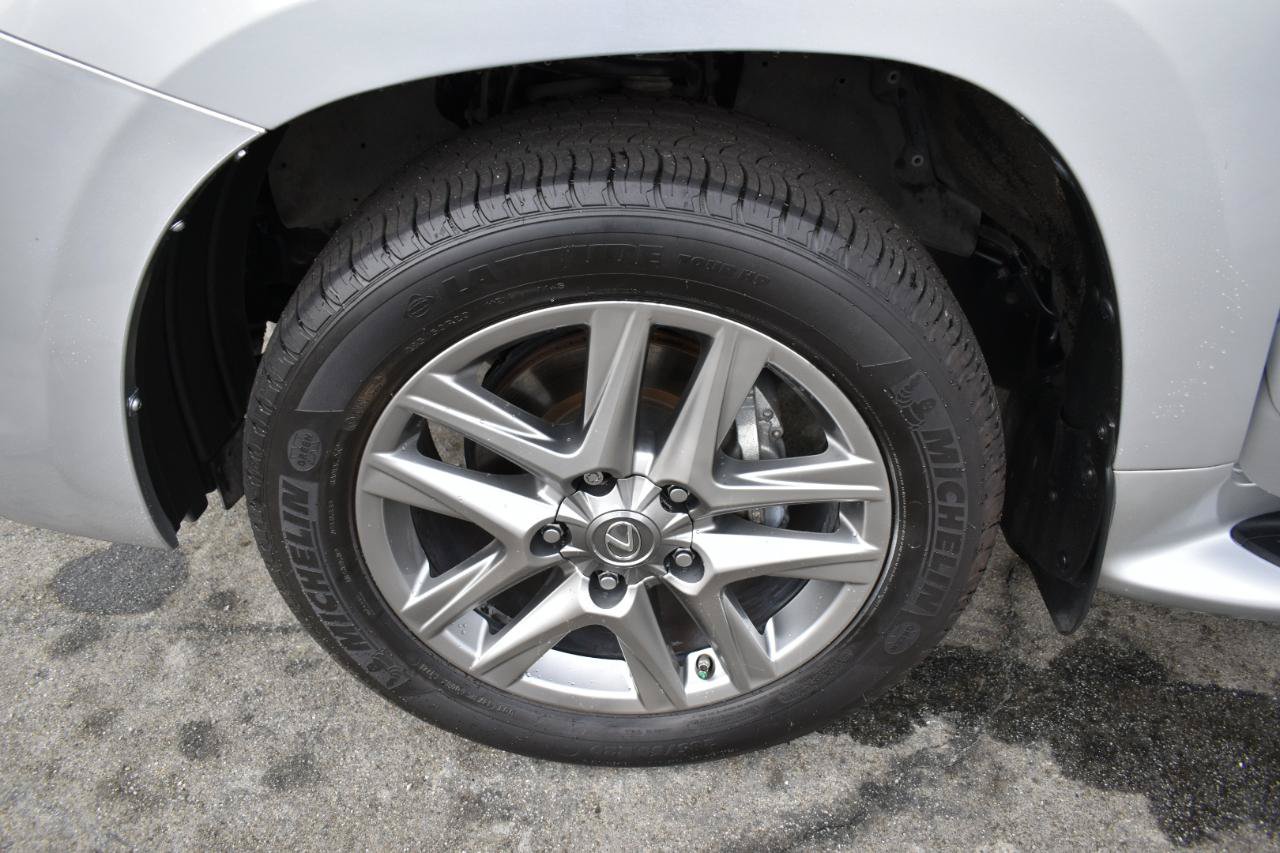 Used 2013 Lexus LX 570 4WD w/ Luxury Pkg image 34