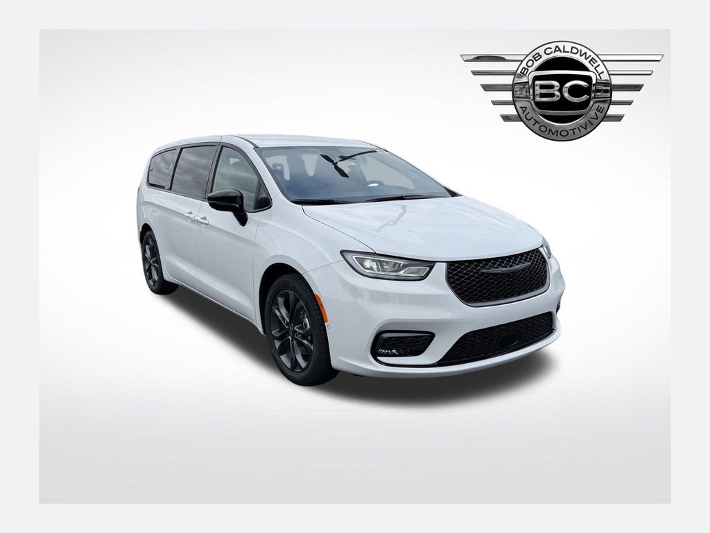 New 2026 Chrysler Pacifica Select image 1