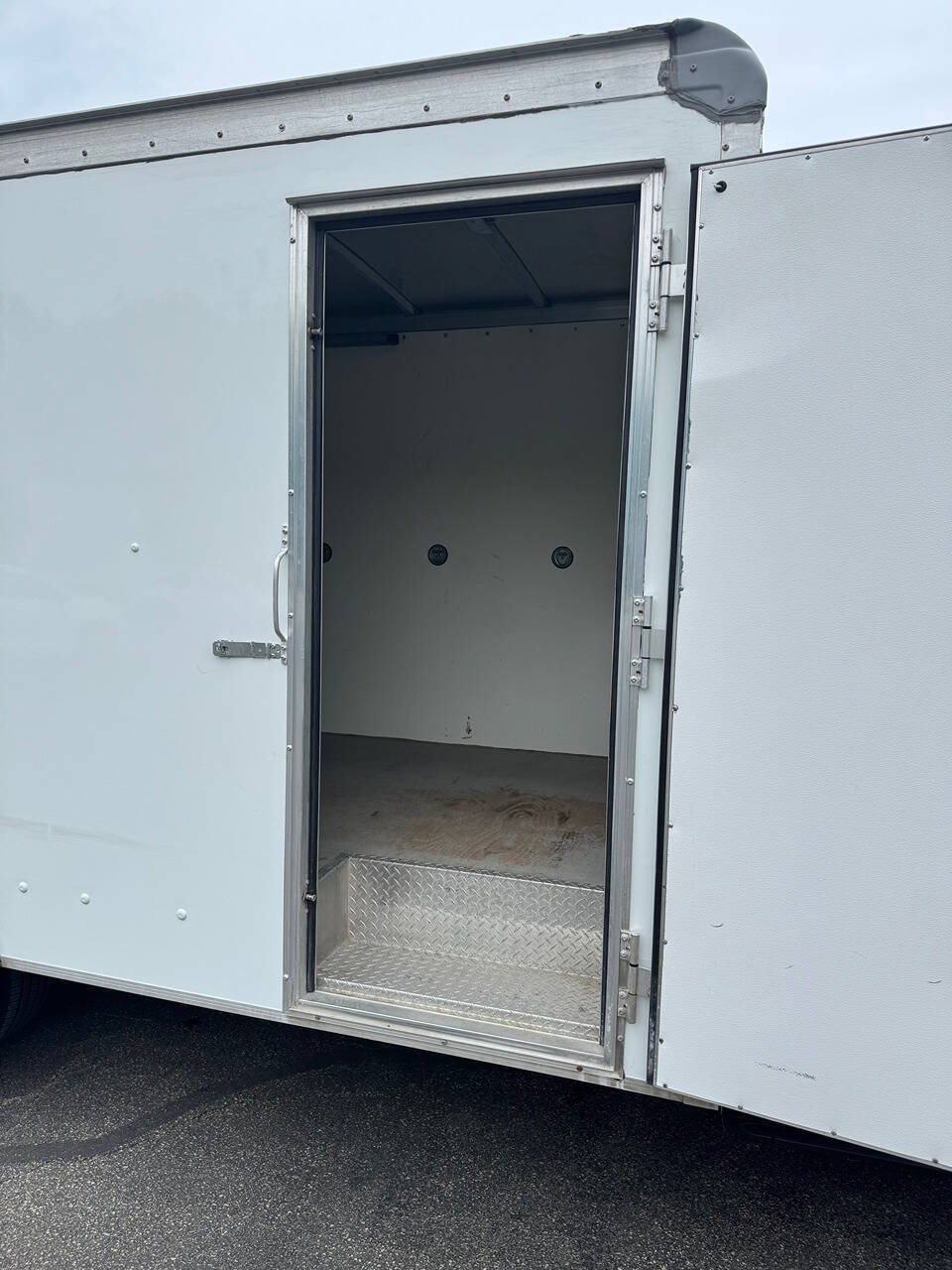 Used 2023 Ford Transit 350 DRW RWD image 10
