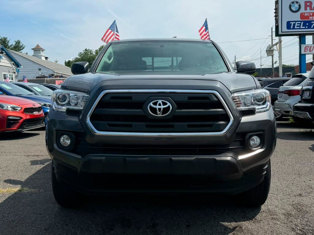 Used 2017 Toyota Tacoma SR5 w/ Tow Package AWD/4WD image 11