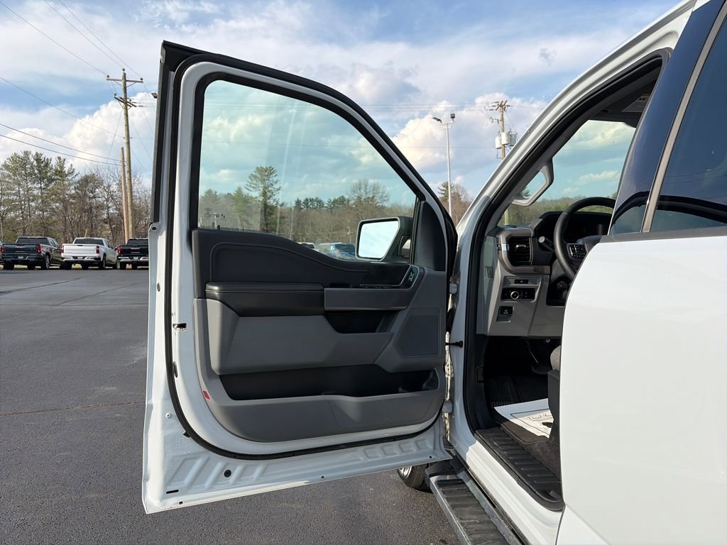 Used 2025 Ford F150 XLT w/ Equipment Group 301A Standard image 17