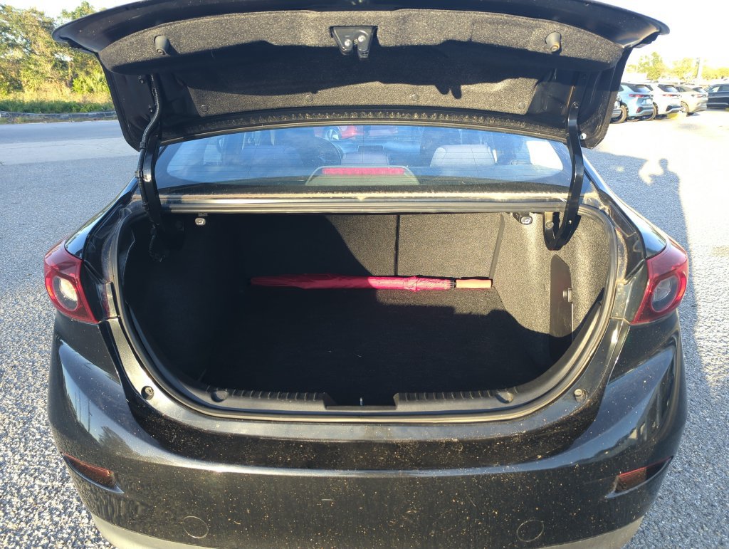 Used 2014 MAZDA MAZDA3 i Touring w/ Moonroof Package 1 FWD image 28