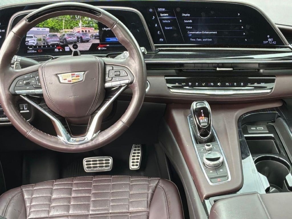 Used 2024 Cadillac Escalade ESV V w/ LPO, ONYX Package AWD/4WD image 18