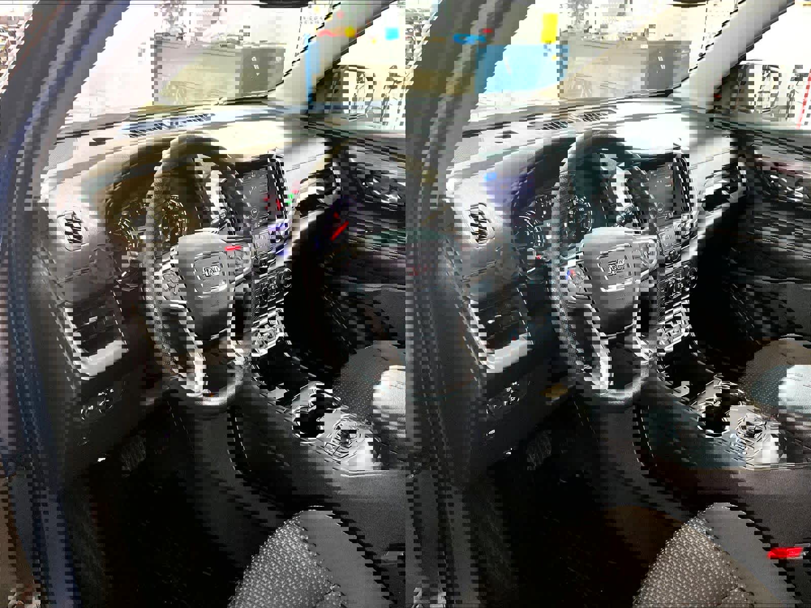 Used 2023 GMC Terrain SLE w/ Driver Convenience Package image 8