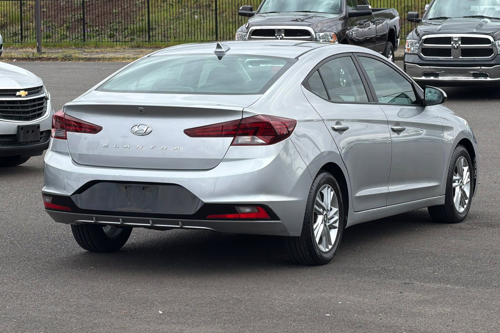 Used 2020 Hyundai Elantra SEL w/ Cargo Package (C1) FWD image 5