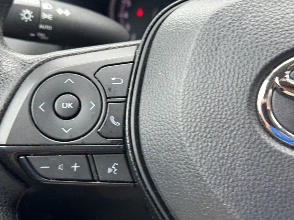 Used 2025 Toyota RAV4 XLE AWD/4WD image 26