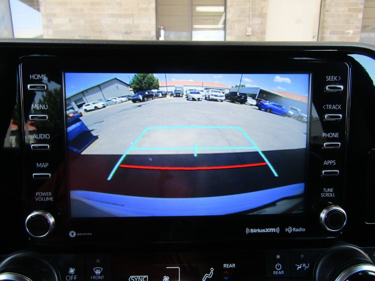 Used 2022 Toyota Highlander XLE FWD image 20