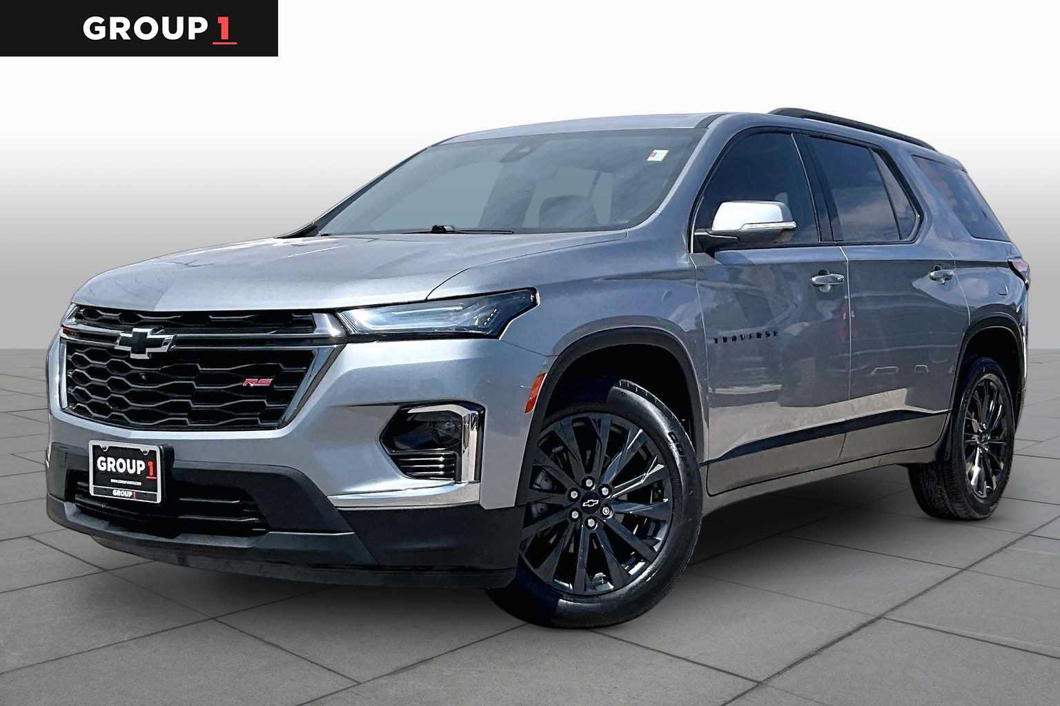 Used 2023 Chevrolet Traverse RS w/ LPO, Floor Liner Package FWD image 1