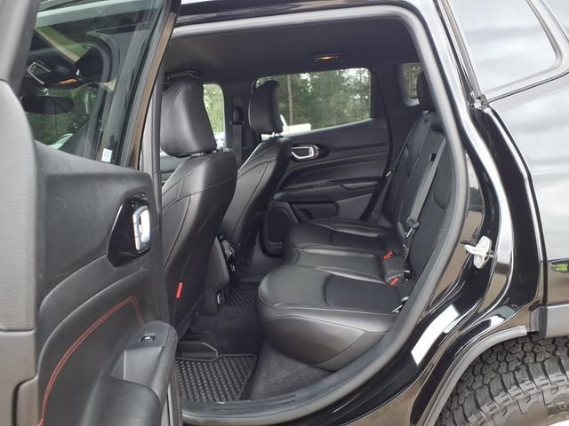 Used 2025 Jeep Compass Trailhawk AWD/4WD image 18