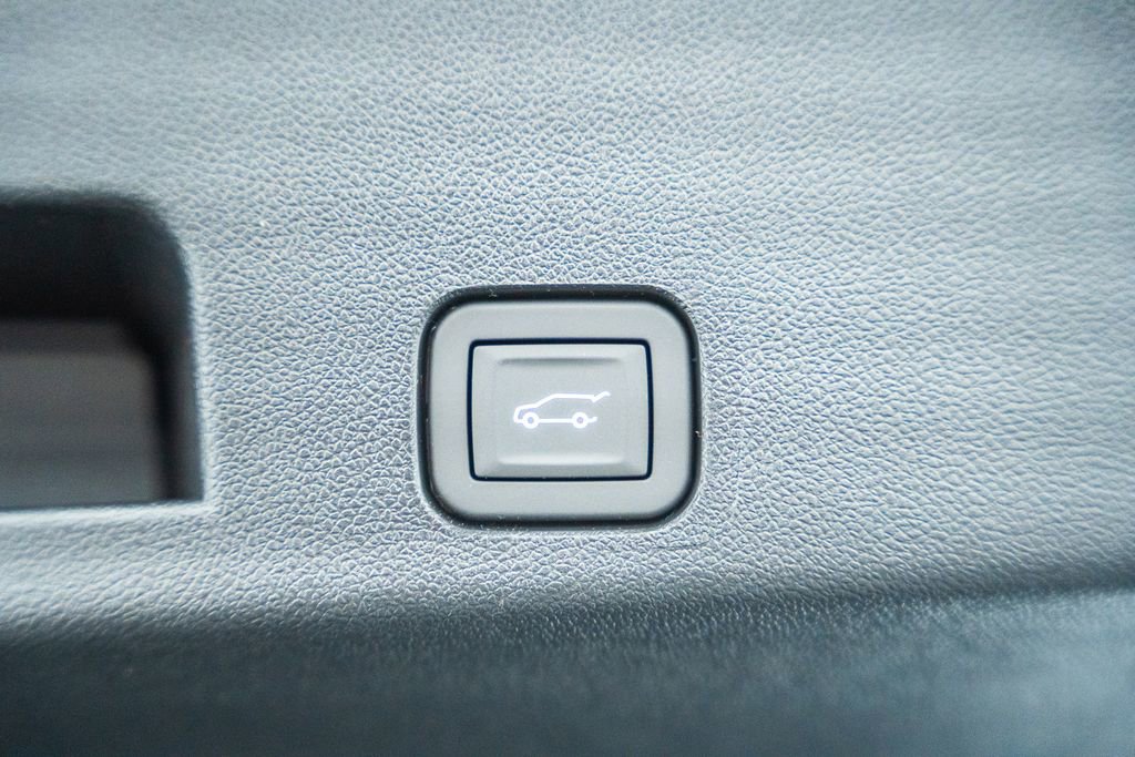 New 2026 Chevrolet Traverse LT w/ Sun and Wheel Package AWD/4WD image 12