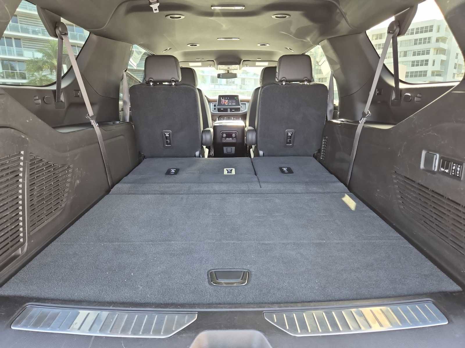 Used 2021 Chevrolet Suburban Premier image 25