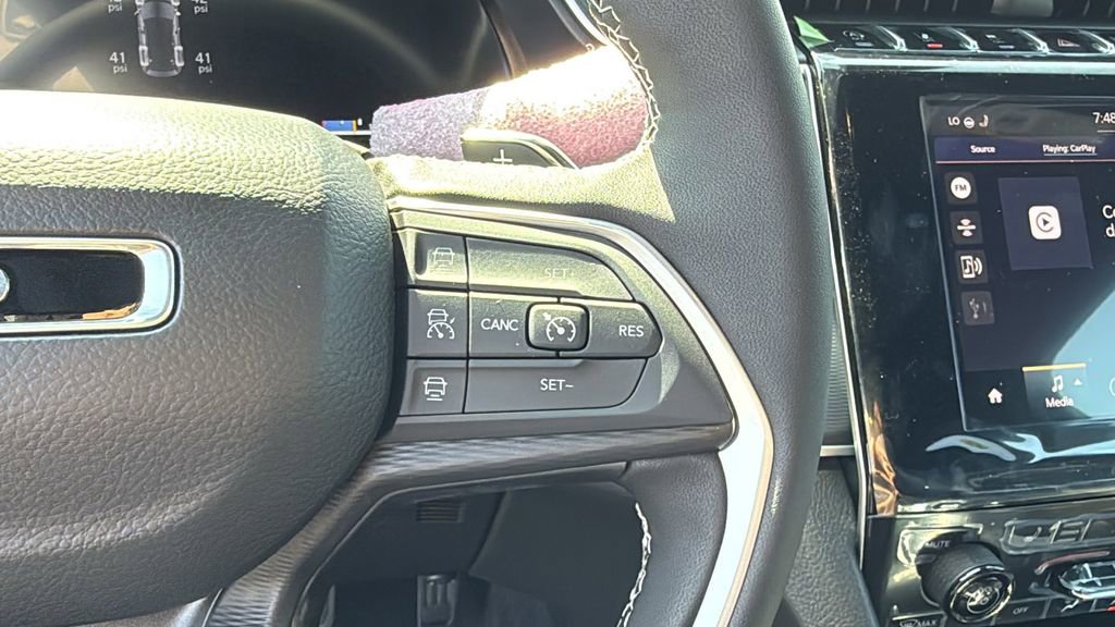 New 2025 Jeep Grand Cherokee Altitude image 25