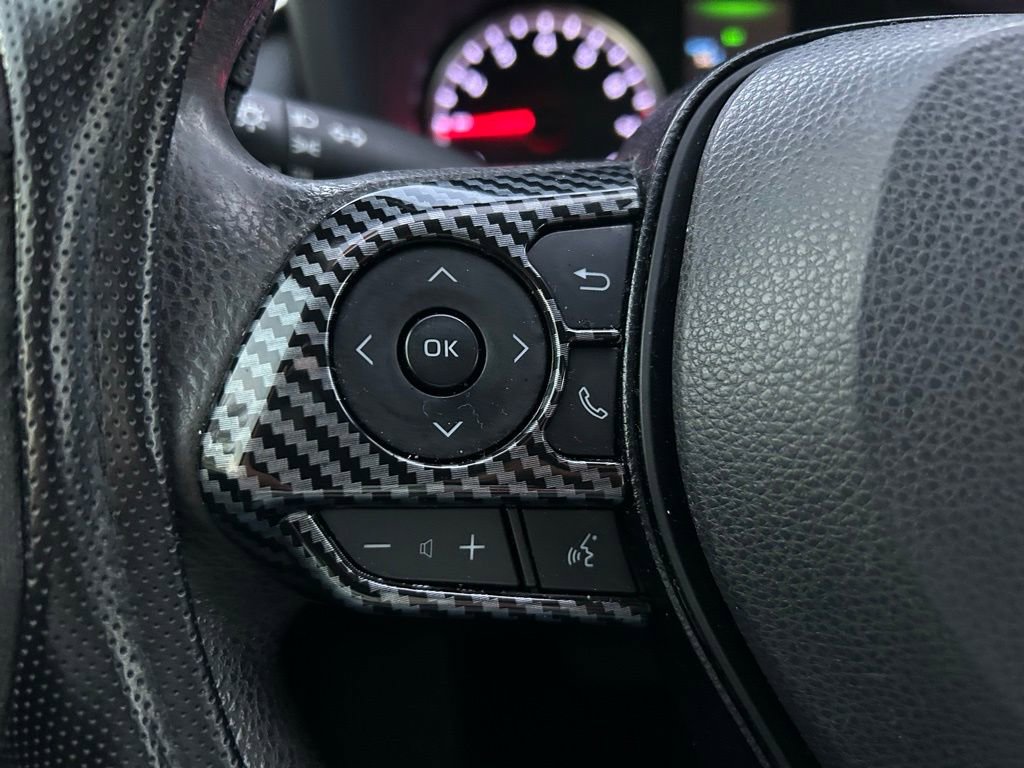 Used 2020 Toyota RAV4 LE image 19