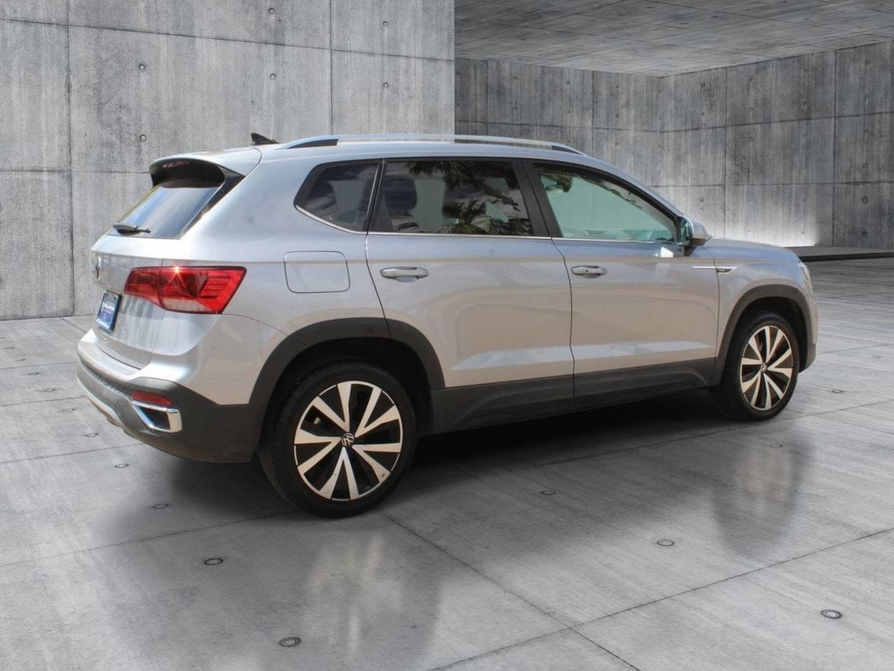 Used 2024 Volkswagen Taos SE FWD image 8
