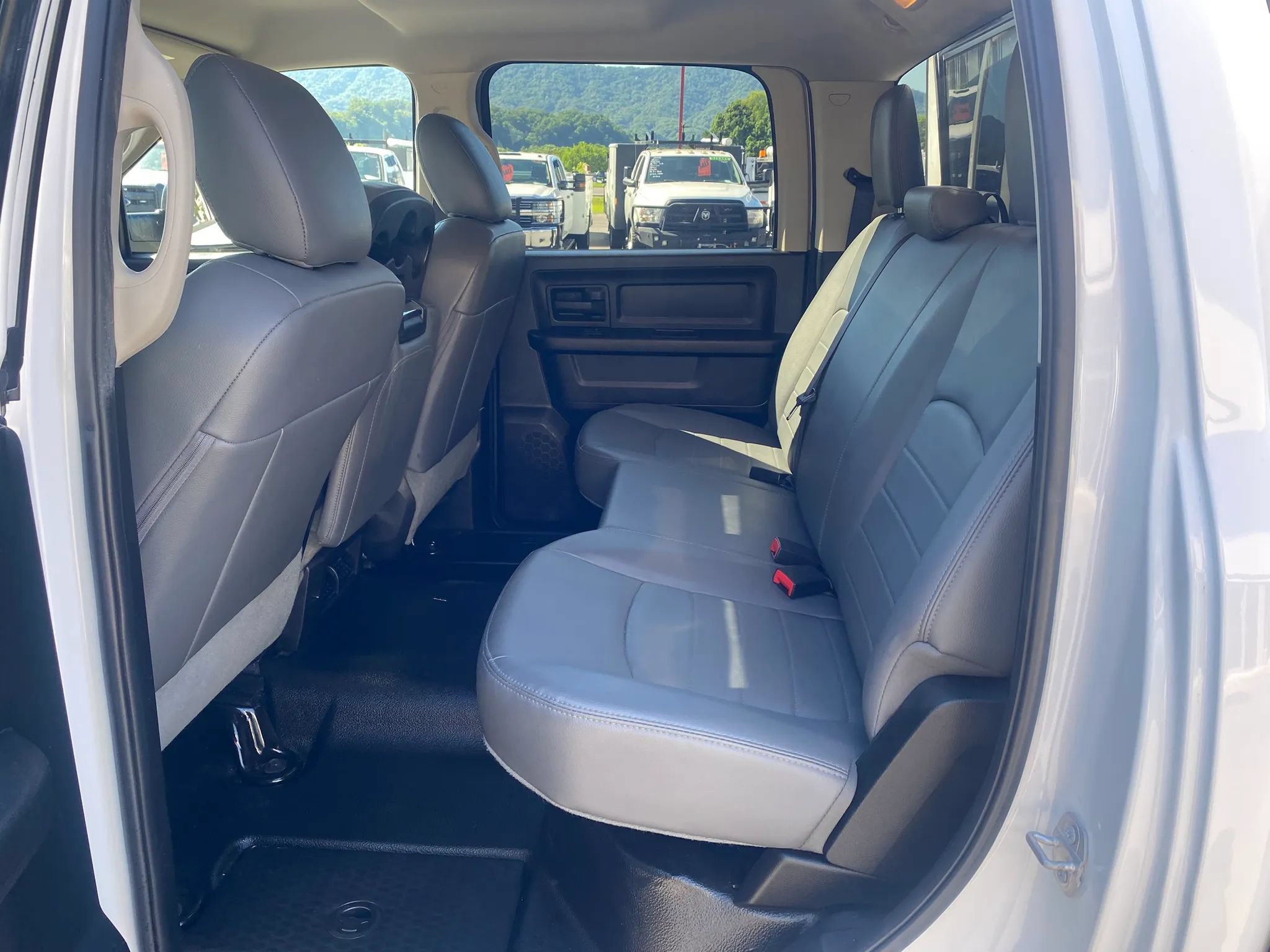 Used 2016 RAM 1500 ST AWD/4WD image 27