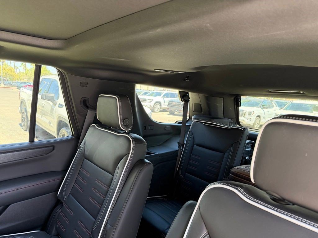 Certified 2025 GMC Yukon AT4 Ultimate AWD/4WD image 7