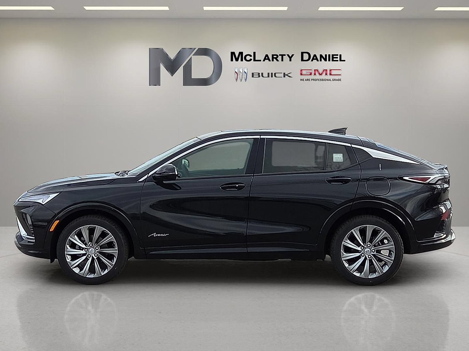 New 2026 Buick Envista Avenir FWD image 3
