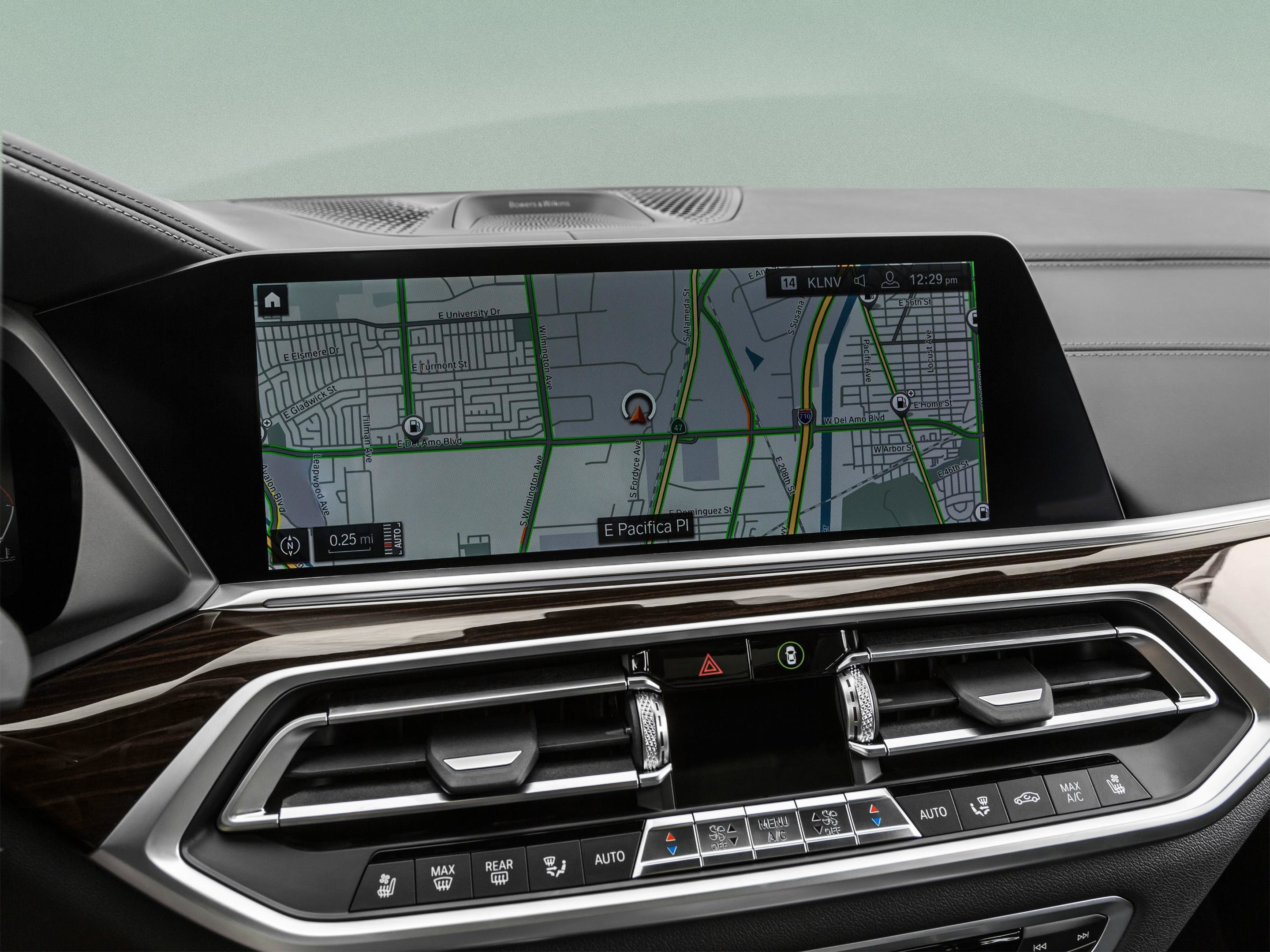 Used 2022 BMW X7 M50i w/ Dynamic Handling Package AWD/4WD image 29