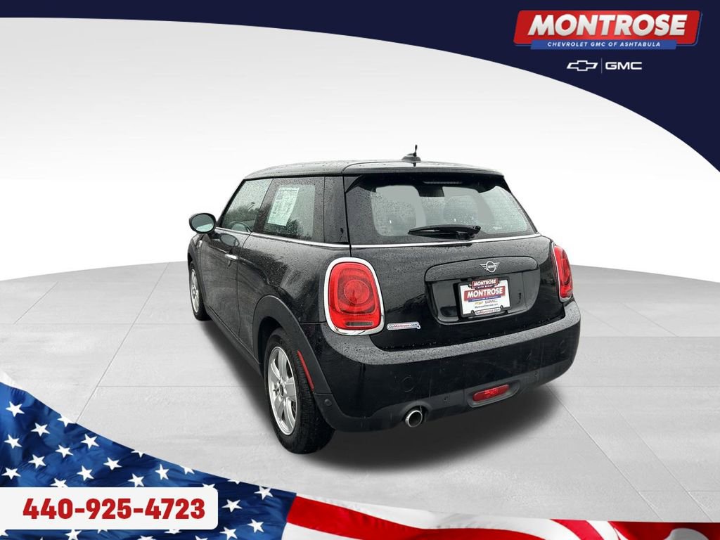 Used 2020 MINI Cooper 2-Door Hardtop image 3