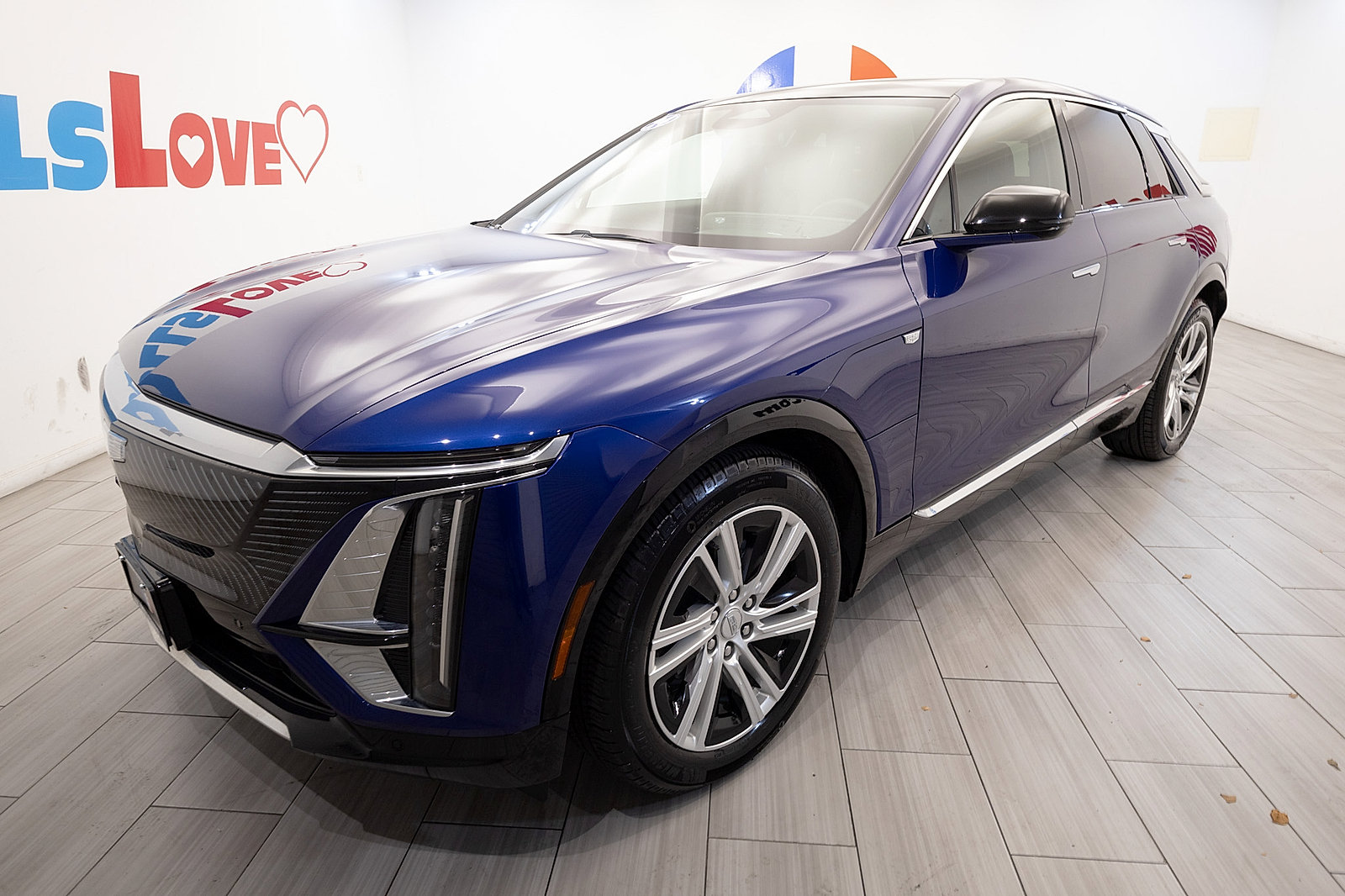 Used 2024 Cadillac Lyriq Tech AWD/4WD image 1