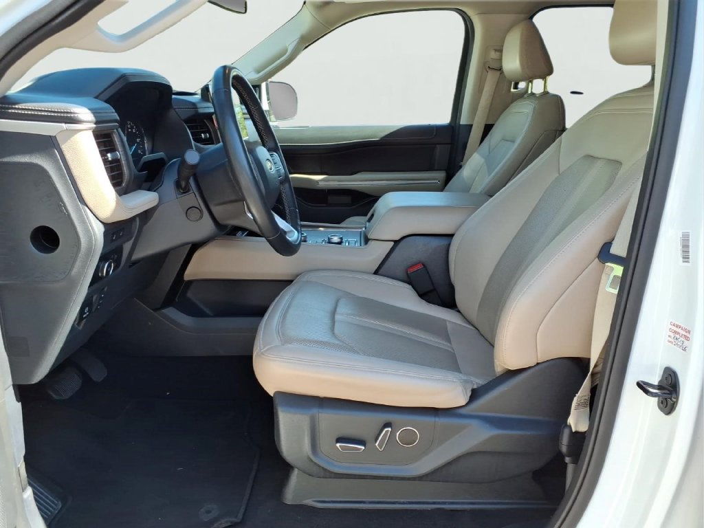 Used 2024 Ford Expedition Limited AWD/4WD image 16