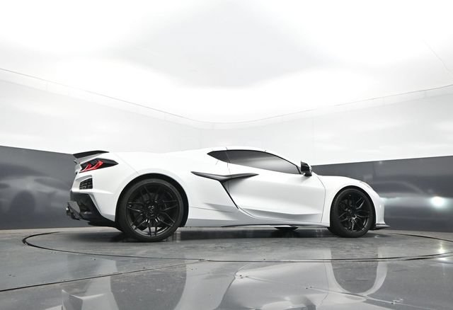 Used 2023 Chevrolet Corvette Z06 RWD image 29