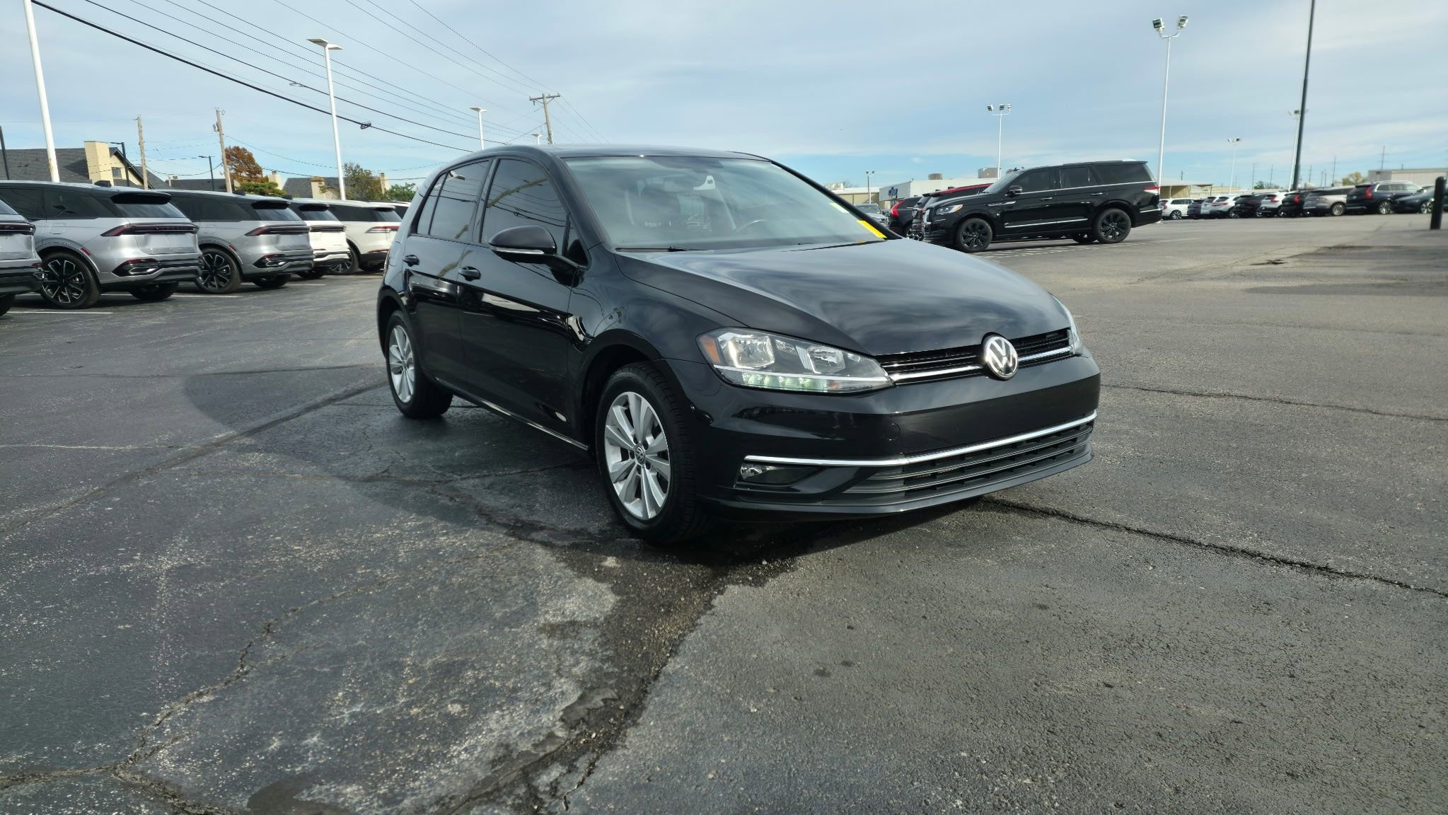 Used 2019 Volkswagen Golf SE image 5