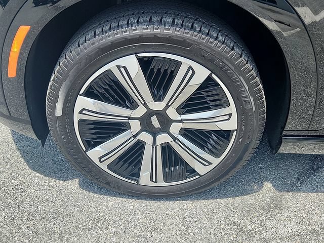 Certified 2025 Cadillac Escalade IQ Luxury 2 AWD/4WD image 8
