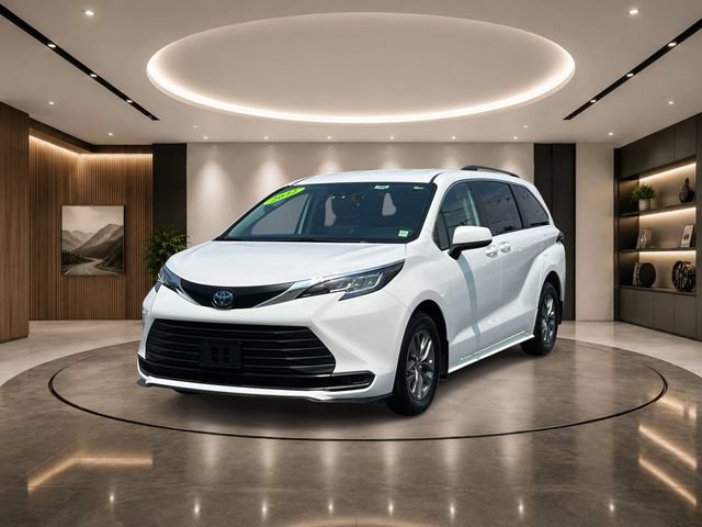 Used 2022 Toyota Sienna LE FWD image 4