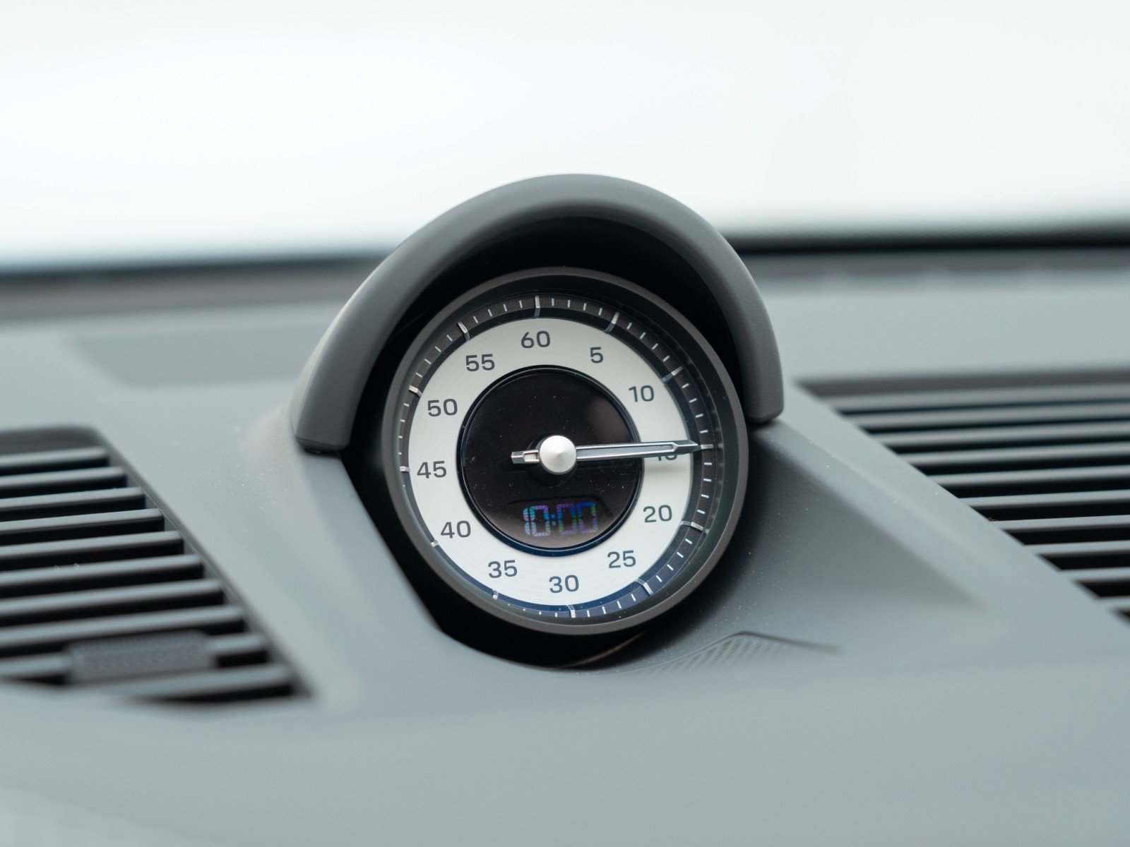 Certified 2026 Porsche 911 GTS image 27