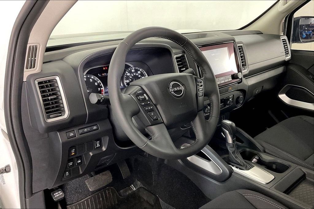 Certified 2024 Nissan Frontier SV w/ Hardbody Edition image 18