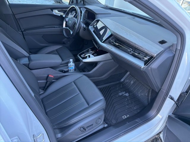 Used 2024 Audi Q4 e-tron Premium Plus w/ Premium Plus image 9