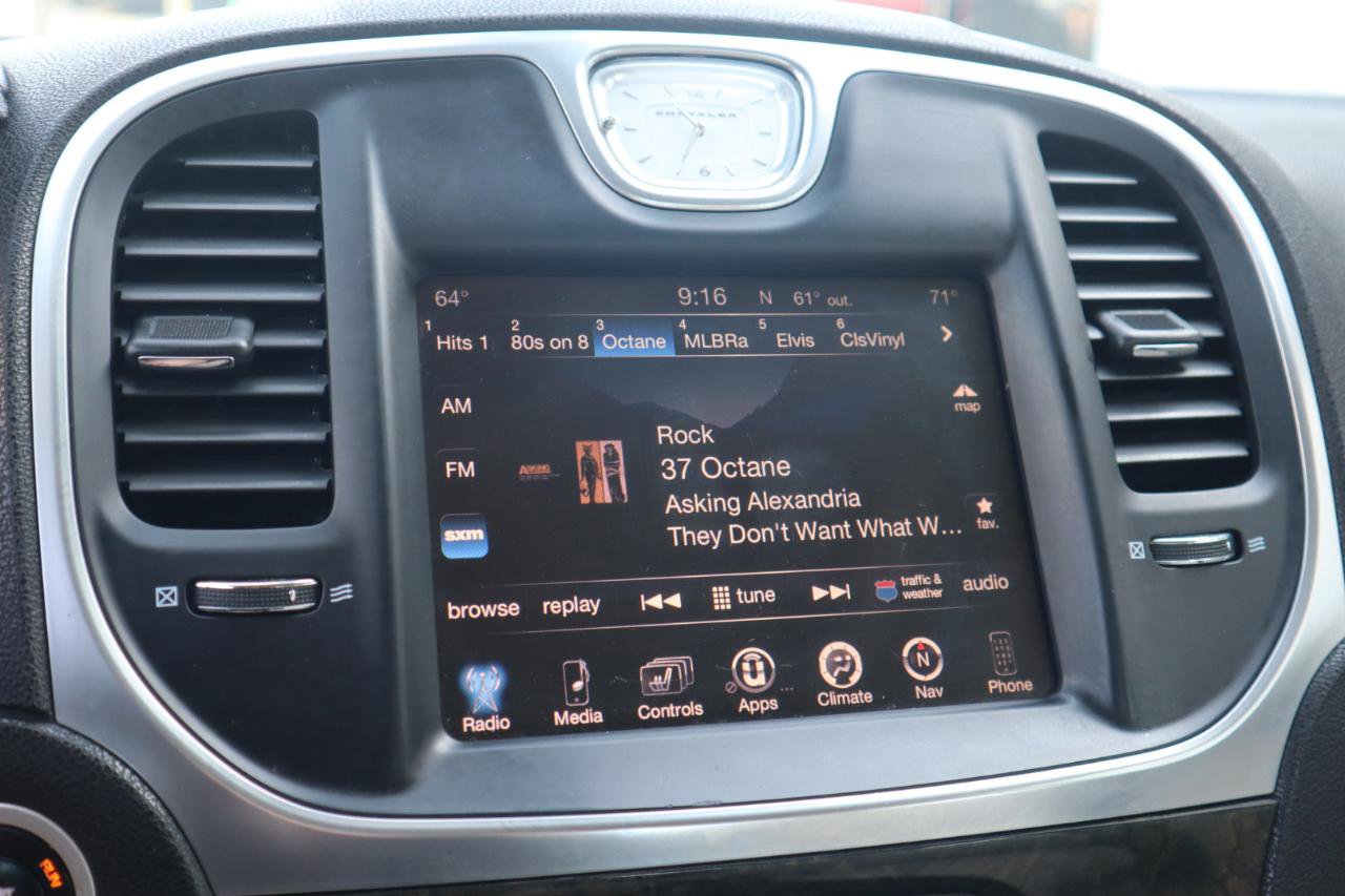 Used 2015 Chrysler 300 C w/ Light Group image 65