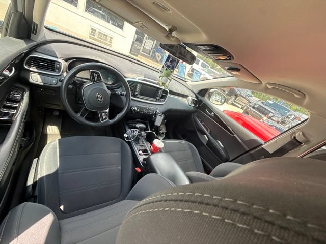Used 2019 Kia Sorento L FWD image 37