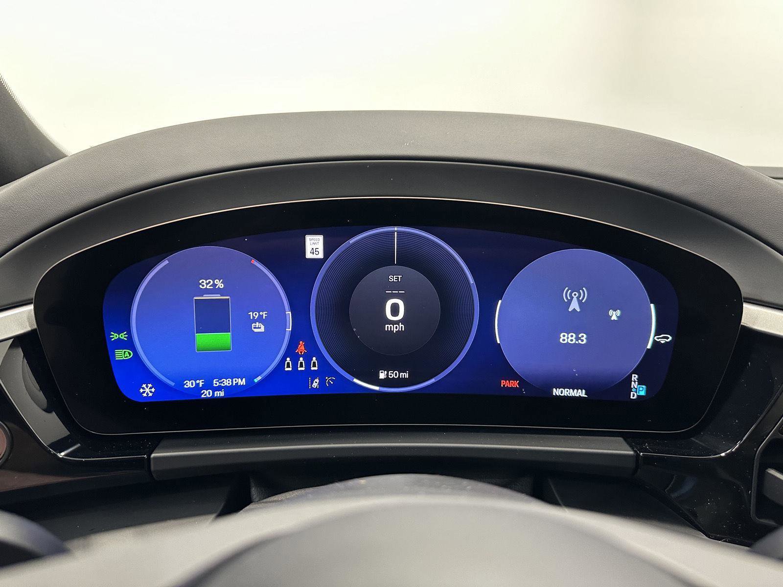 New 2025 Porsche Macan 4S Electric AWD/4WD image 23