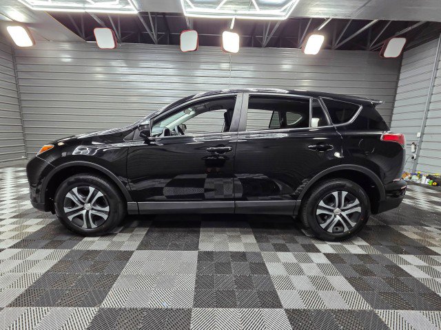 Used 2018 Toyota RAV4 LE w/ All Weather Liner Package AWD/4WD image 8