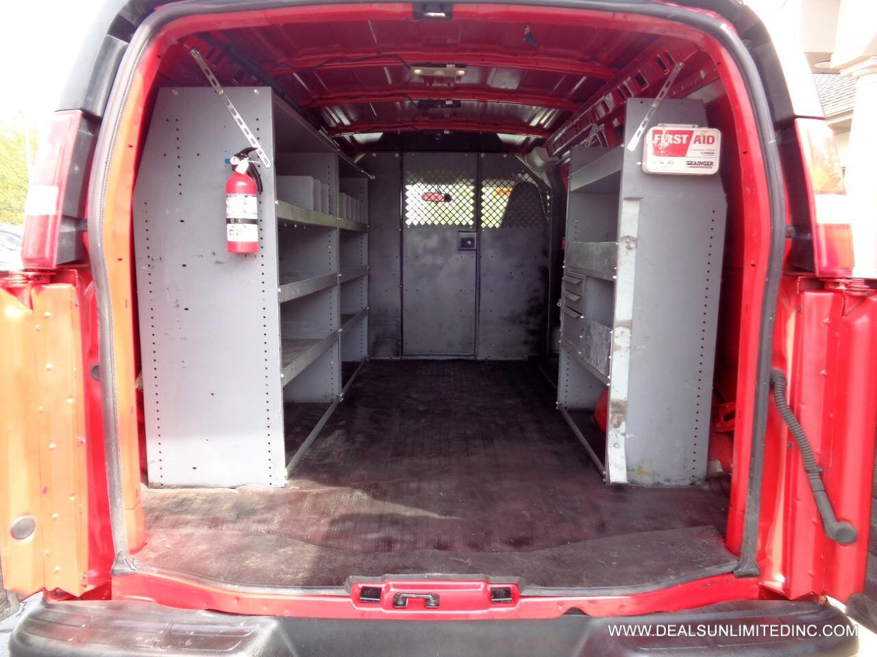 Used 2017 Chevrolet Express 2500 RWD image 18