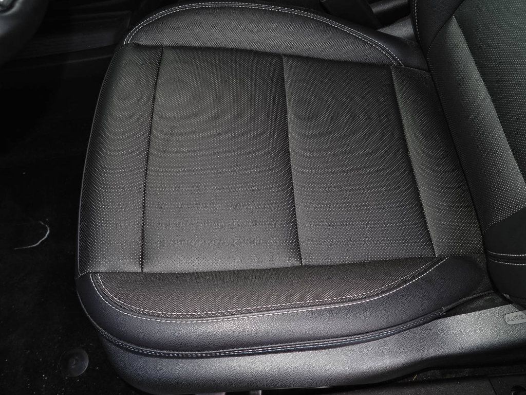 Used 2025 Chevrolet Equinox EV LT w/ Convenience Package FWD image 16