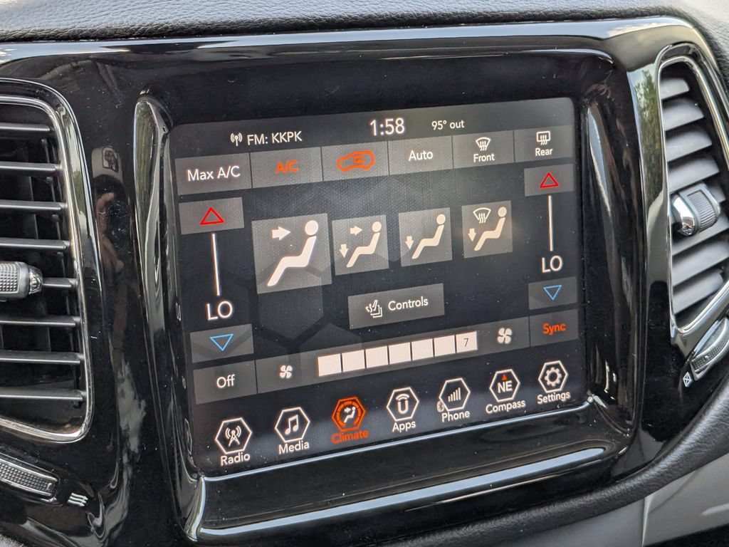 Used 2018 Jeep Compass Limited w/ Safe & Security Group FWD image 15