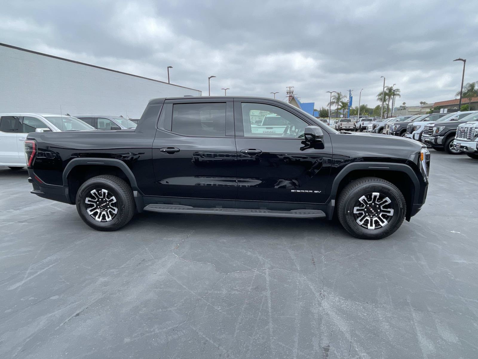 Used 2026 GMC Sierra EV Elevation AWD/4WD image 4