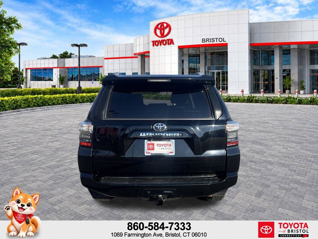 Used 2017 Toyota 4Runner SR5 AWD/4WD image 6