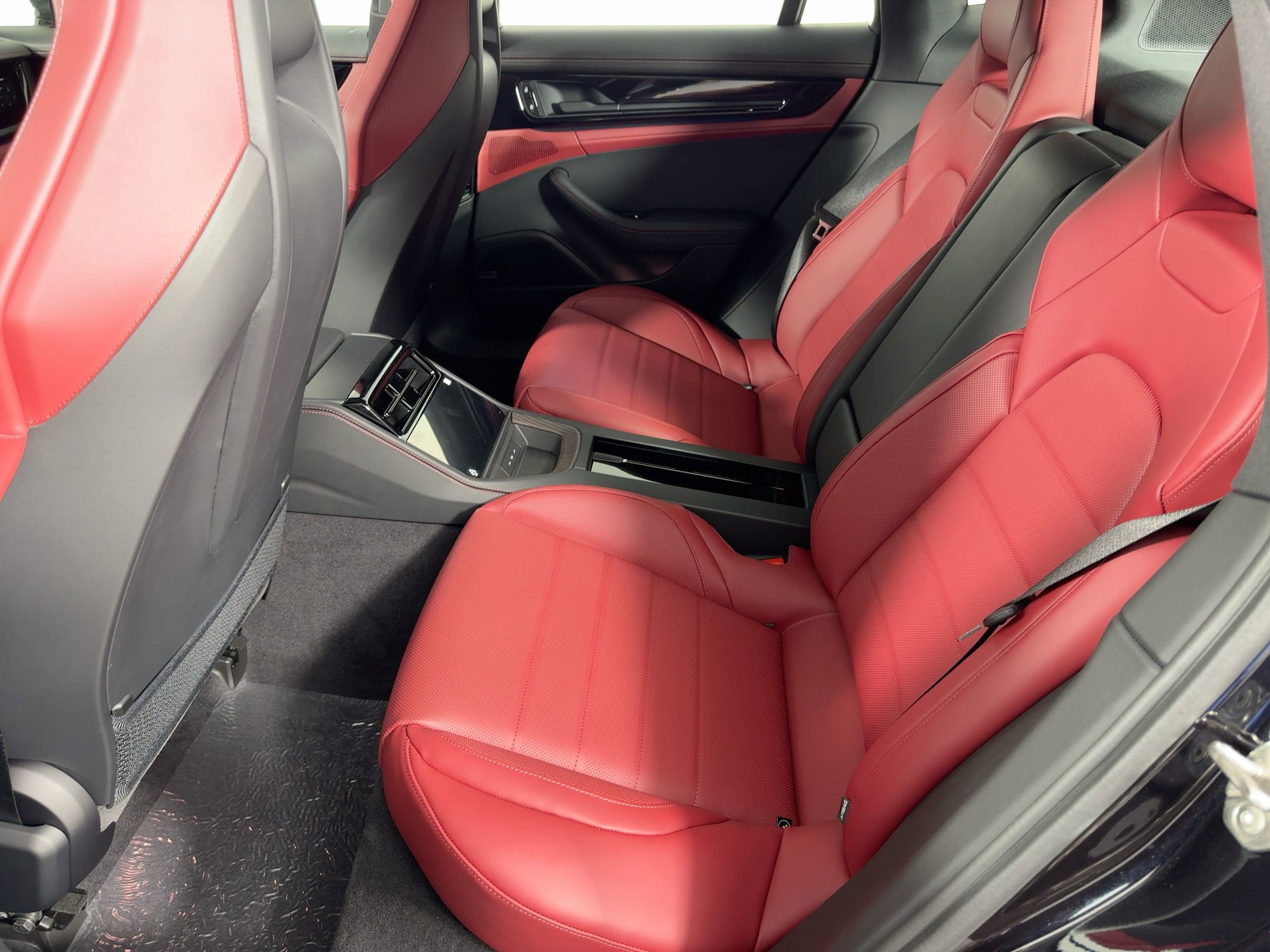 Used 2026 Porsche Panamera image 14