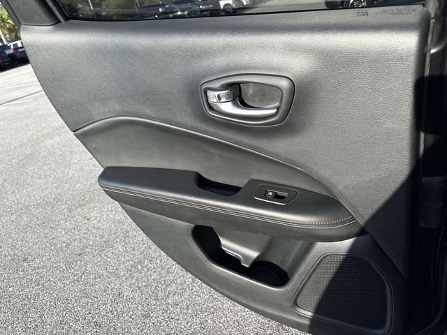 Used 2020 Jeep Compass Latitude image 9