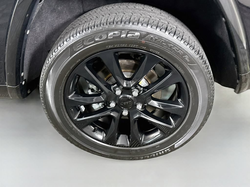 Used 2022 Jeep Grand Cherokee Laredo X AWD/4WD image 35