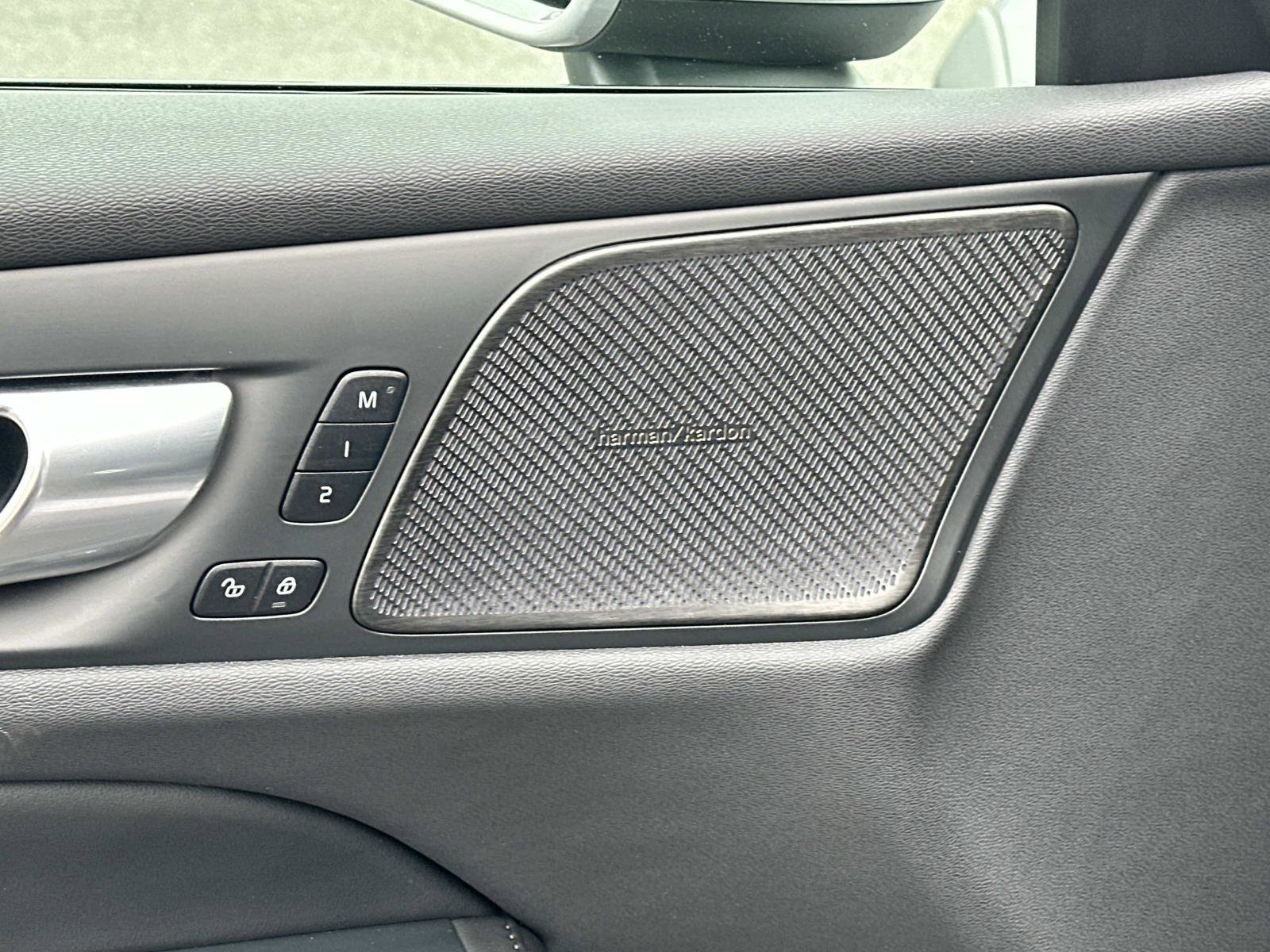 Certified 2026 Volvo V60 B5 Cross Country Plus w/ Climate Package image 16