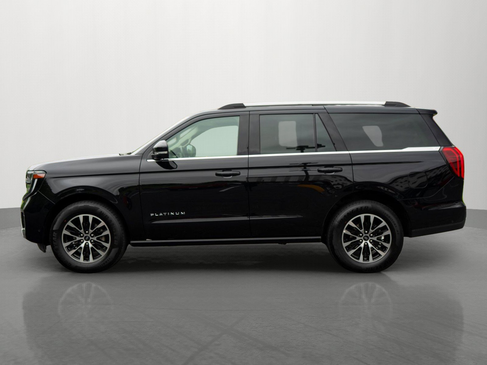 Used 2025 Ford Expedition Platinum AWD/4WD image 4