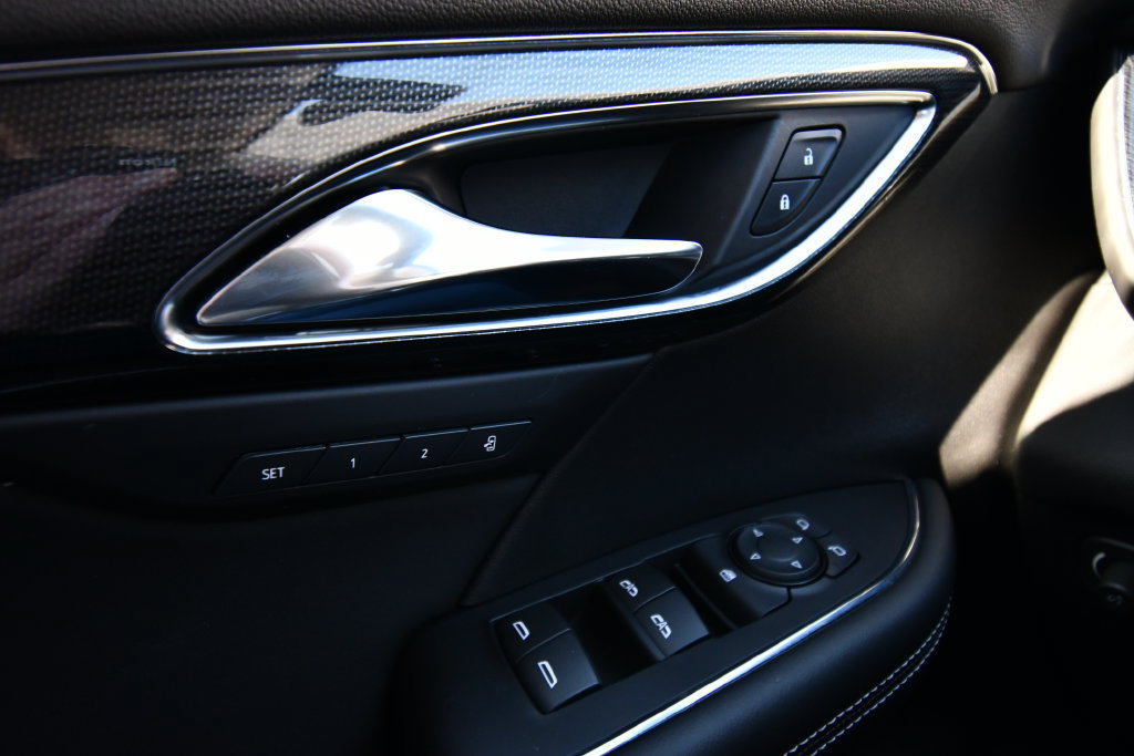Used 2023 Buick Envision Essence AWD/4WD image 22