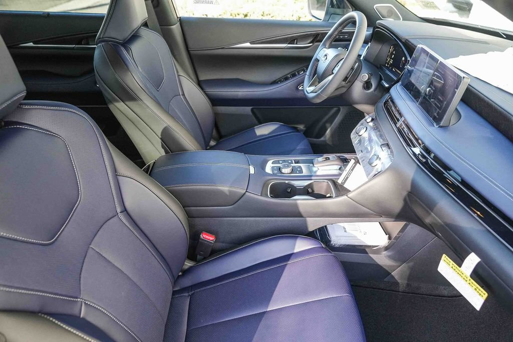 Certified 2026 INFINITI QX60 Sport w/ Dark Cargo Package AWD/4WD image 15